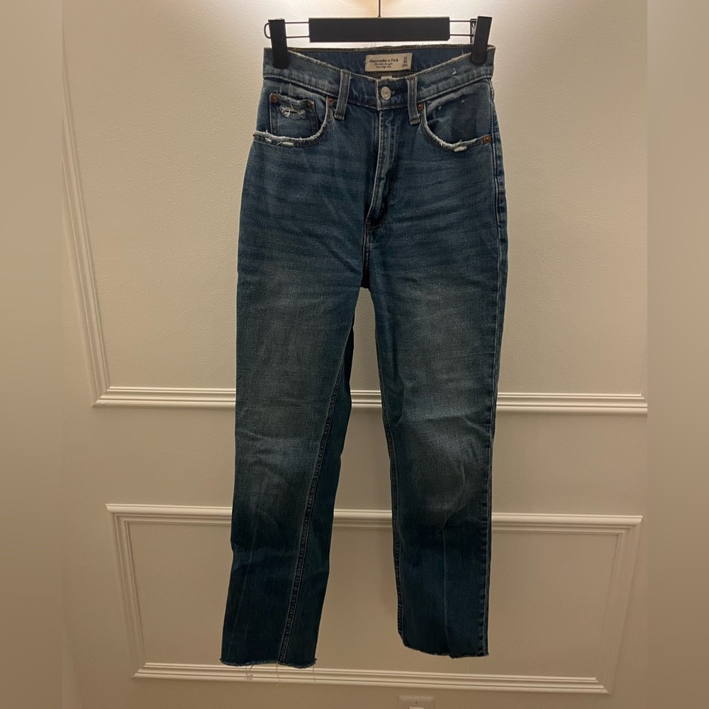 Abercrombie & Fitch Women's Faded Blue Straight Jeans Curve Love, Long Length